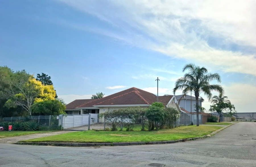 5 Bedroom Property for Sale in Beacon Bay Eastern Cape
